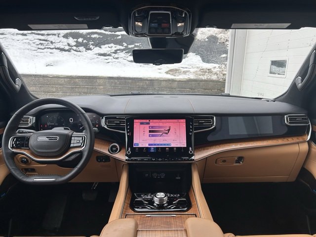 Certified 2025 Jeep Grand Wagoneer Series III w/ HD Trailer Tow Package image 10