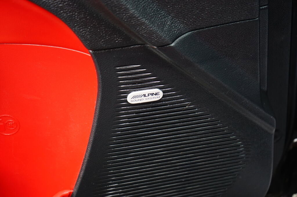 Used 2015 Dodge Challenger R/T Plus image 7