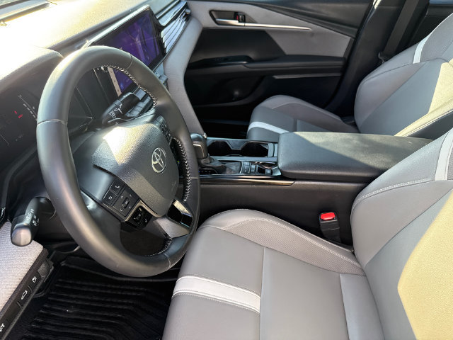 Used 2025 Toyota Camry SE w/ Multimedia Upgrade Package FWD image 19
