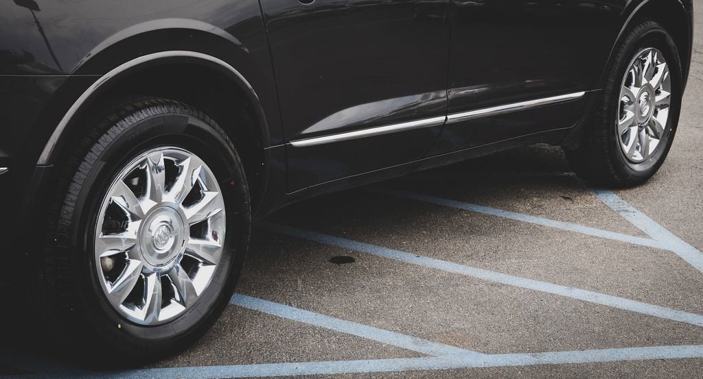 Used 2014 Buick Enclave Leather image 11