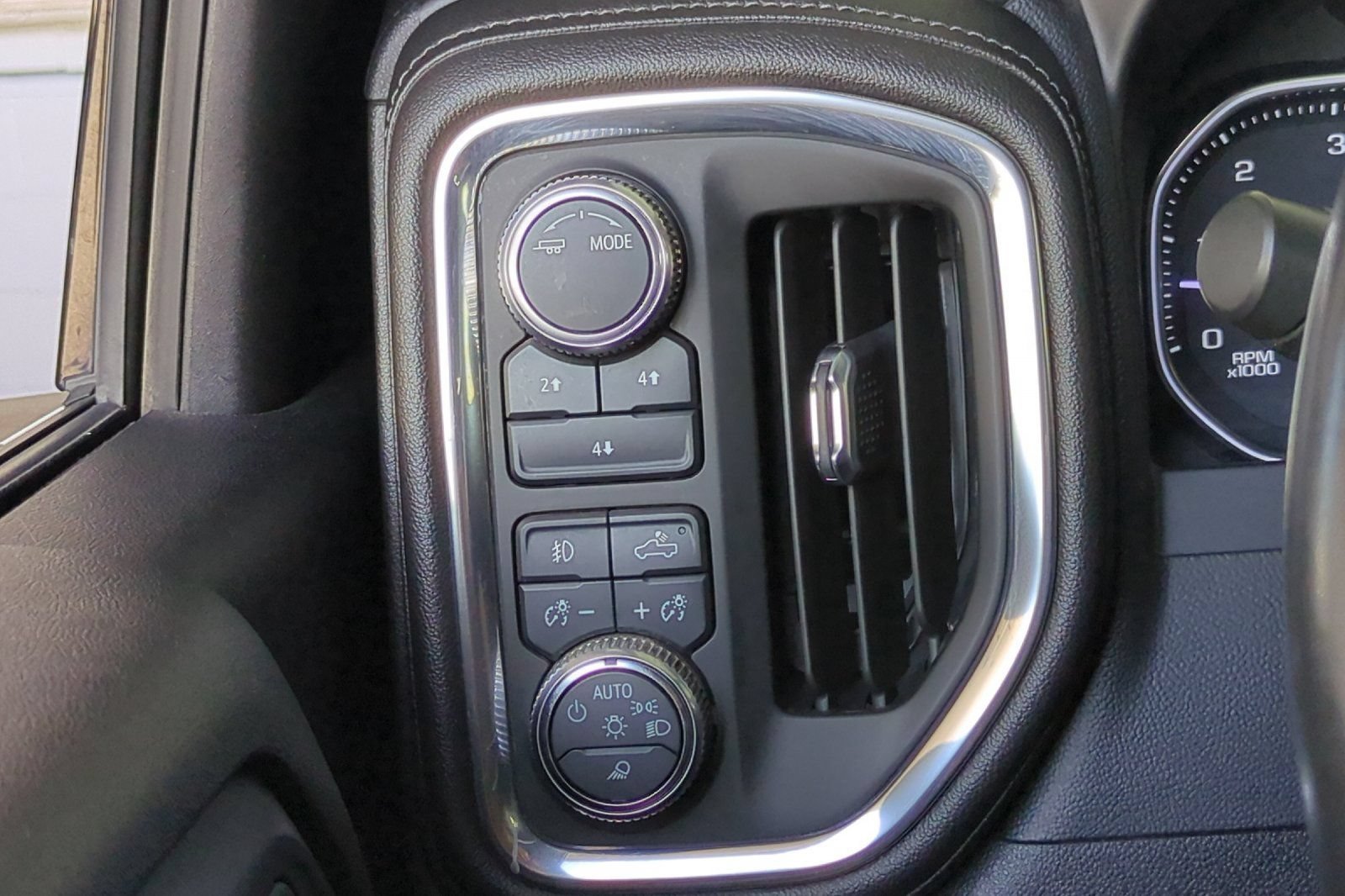 Used 2021 GMC Sierra 2500 SLE w/ SLE Value Package; AWD/4WD image 39