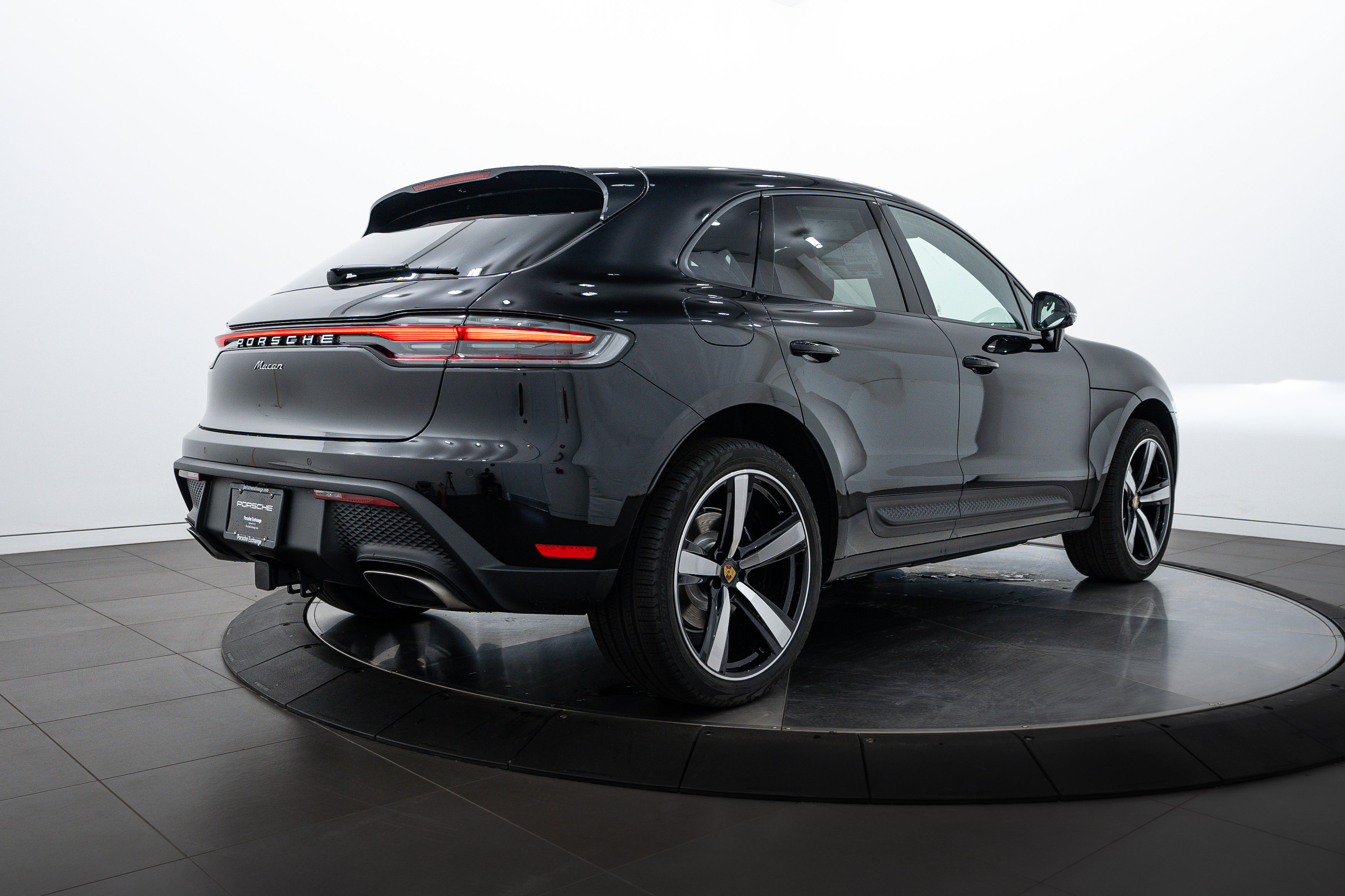 New 2025 Porsche Macan image 7