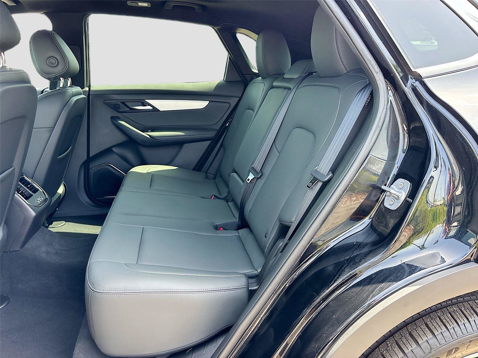 New 2025 VinFast VF 8 Plus AWD/4WD image 24