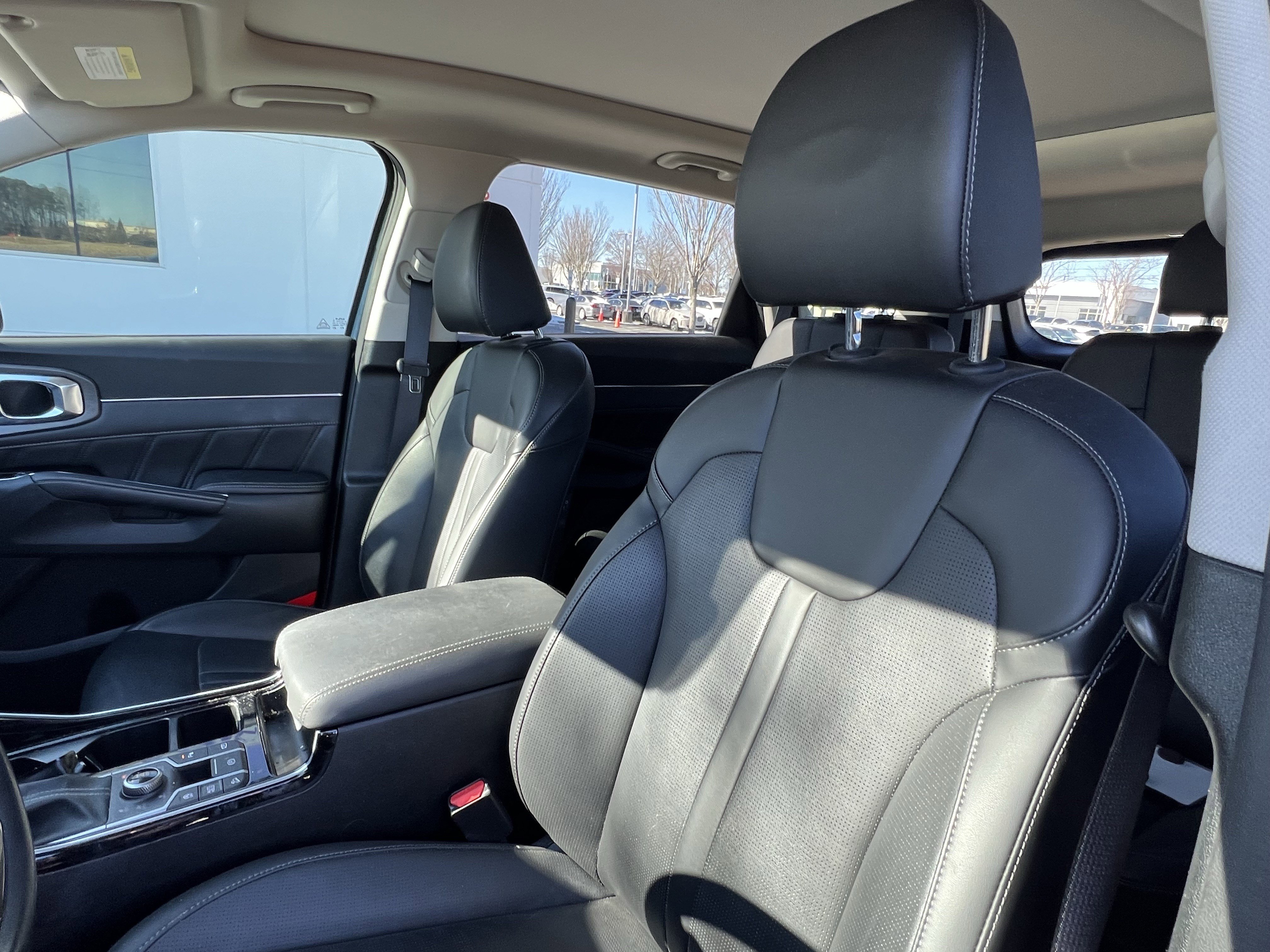 Used 2024 Kia Sorento SX image 16