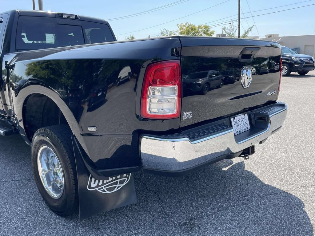 Used 2024 RAM 3500 Tradesman w/ Chrome Appearance Group AWD/4WD image 12