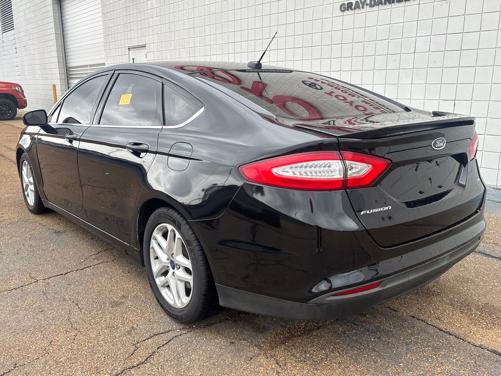 Used 2015 Ford Fusion SE FWD image 7