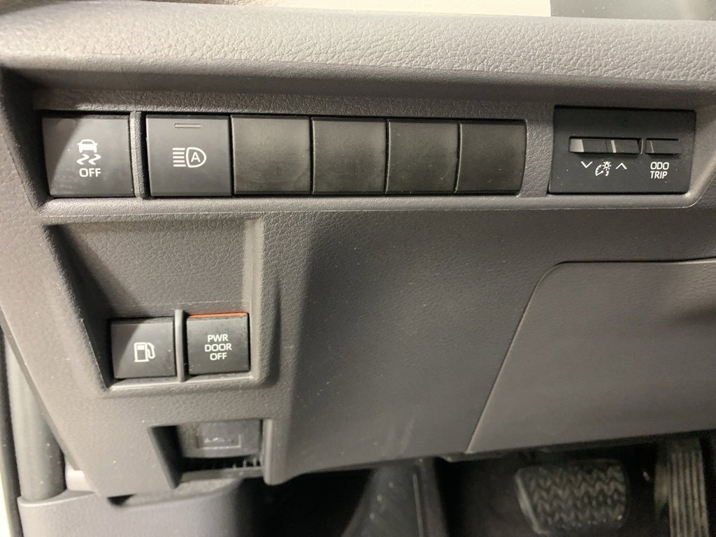 Used 2021 Toyota Sienna XLE image 20