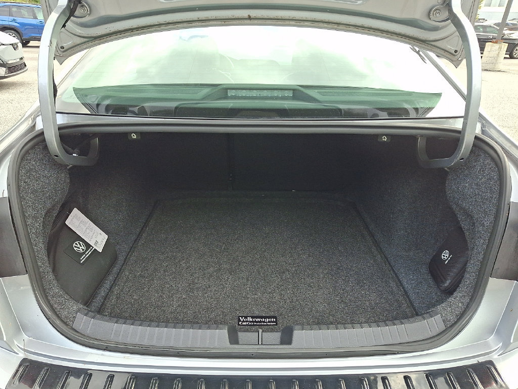 Used 2023 Volkswagen Jetta SEL FWD image 28