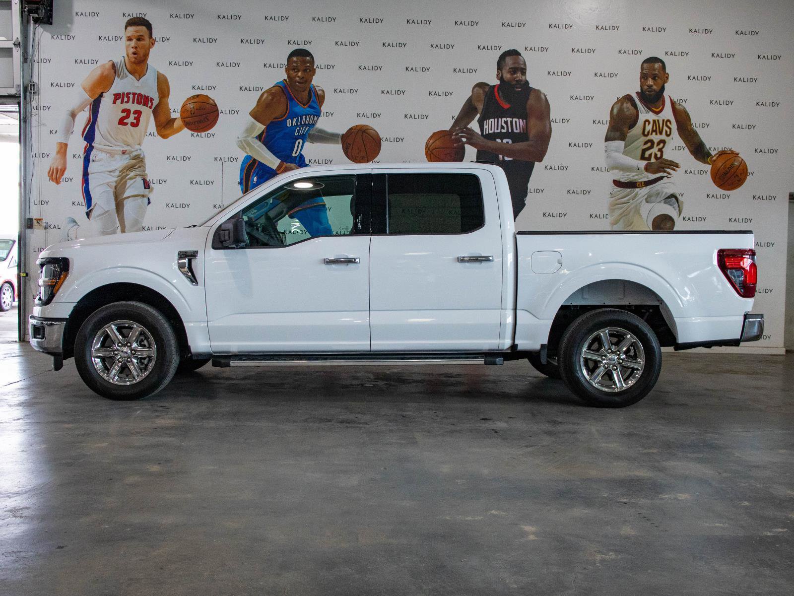 Used 2024 Ford F150 XLT w/ Mobile Office Package image 17