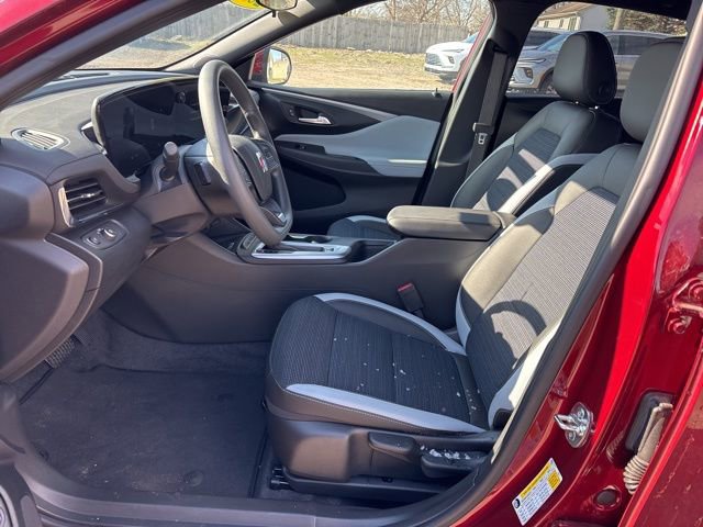 Used 2025 Buick Envista Preferred w/ Convenience II Package image 14