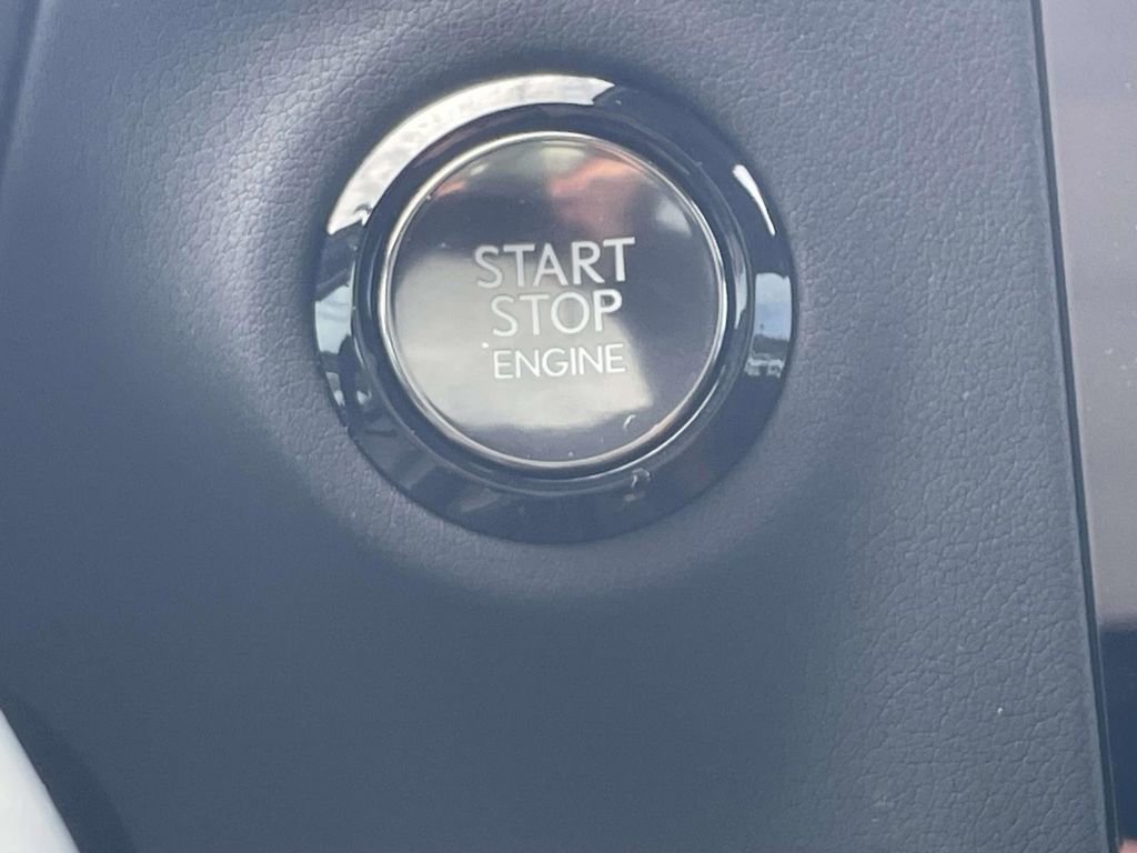 Used 2025 Lexus GX 550 w/ Accessory Package (2T) image 30