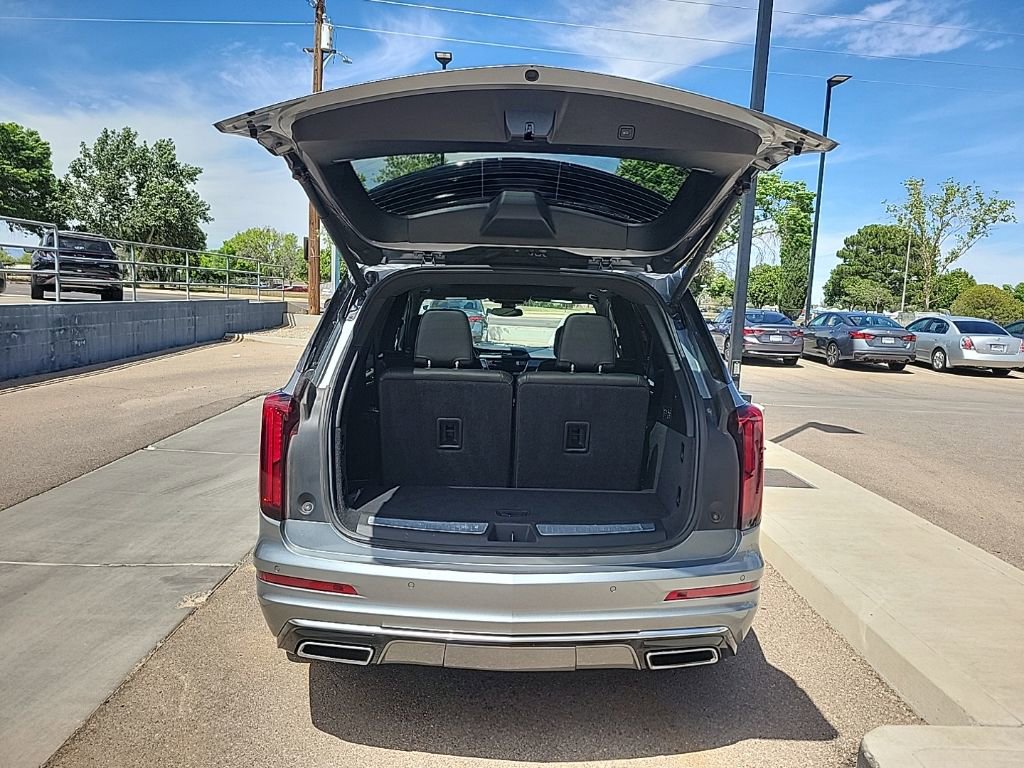 Used 2025 Cadillac XT6 Premium Luxury FWD image 13