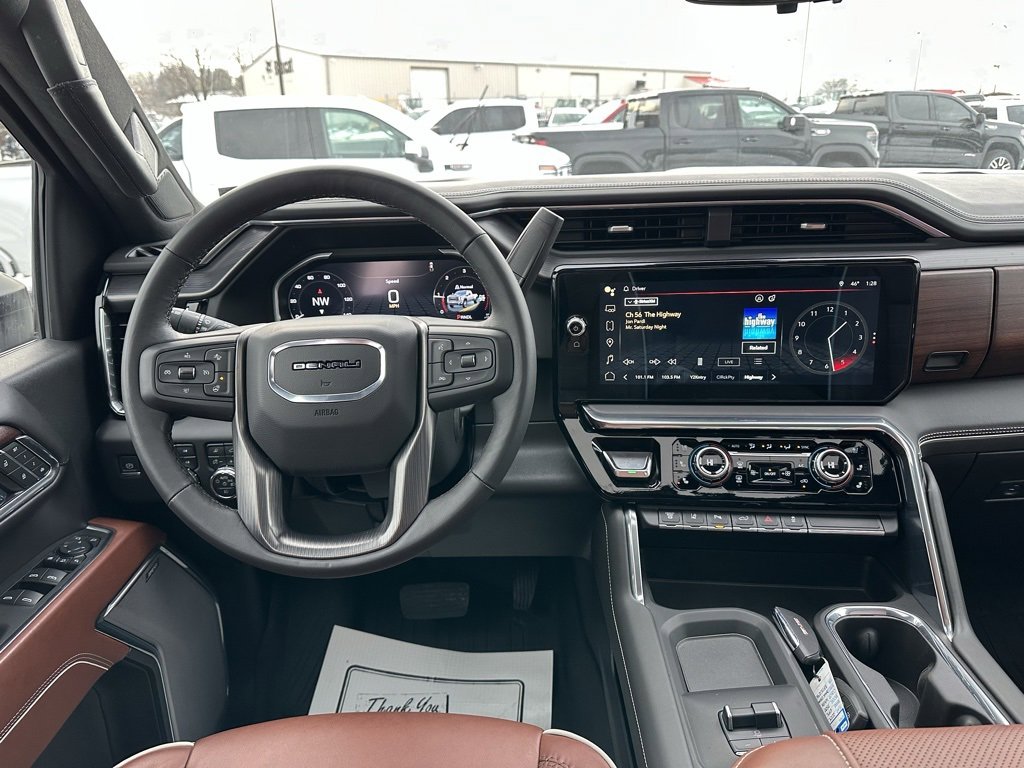 Used 2024 GMC Sierra 3500 Denali Ultimate image 3