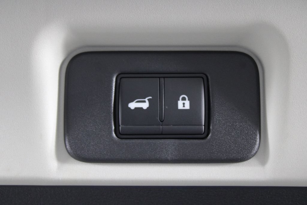 Certified 2023 Nissan Ariya AWD image 18