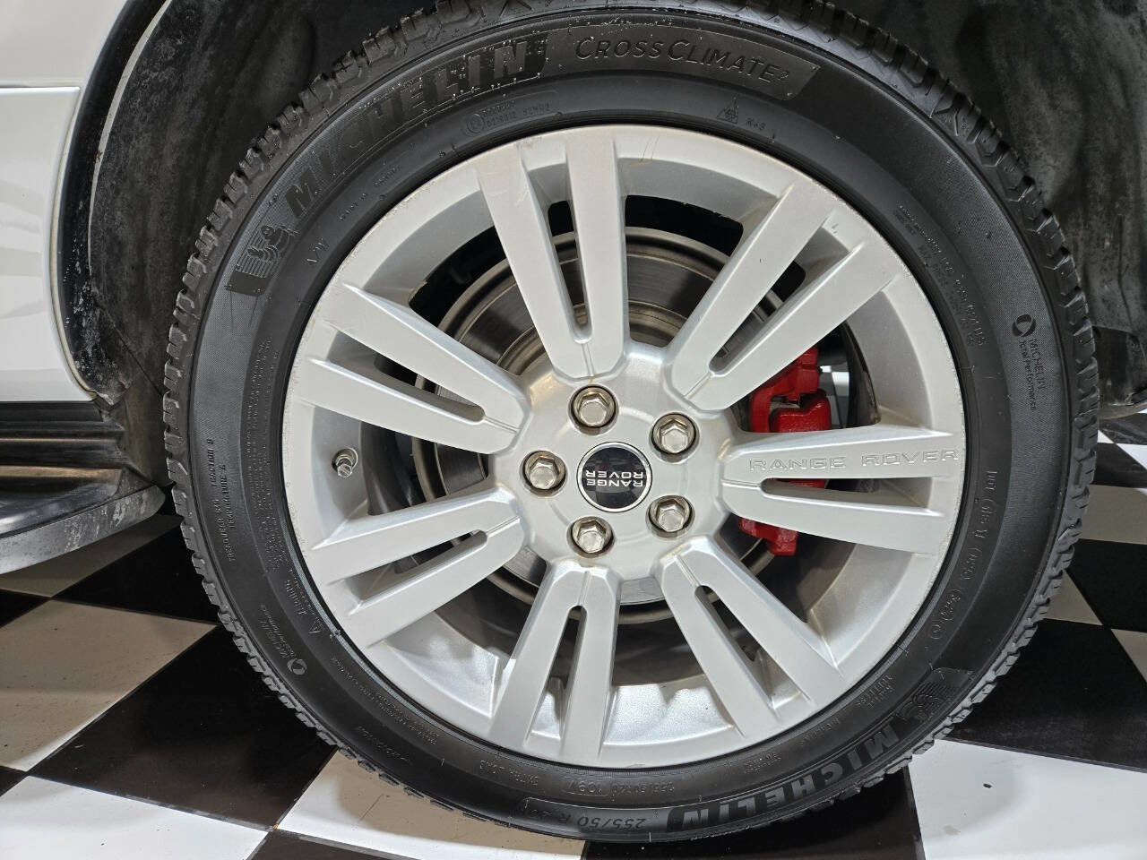 Used 2012 Land Rover Range Rover HSE LUX image 19