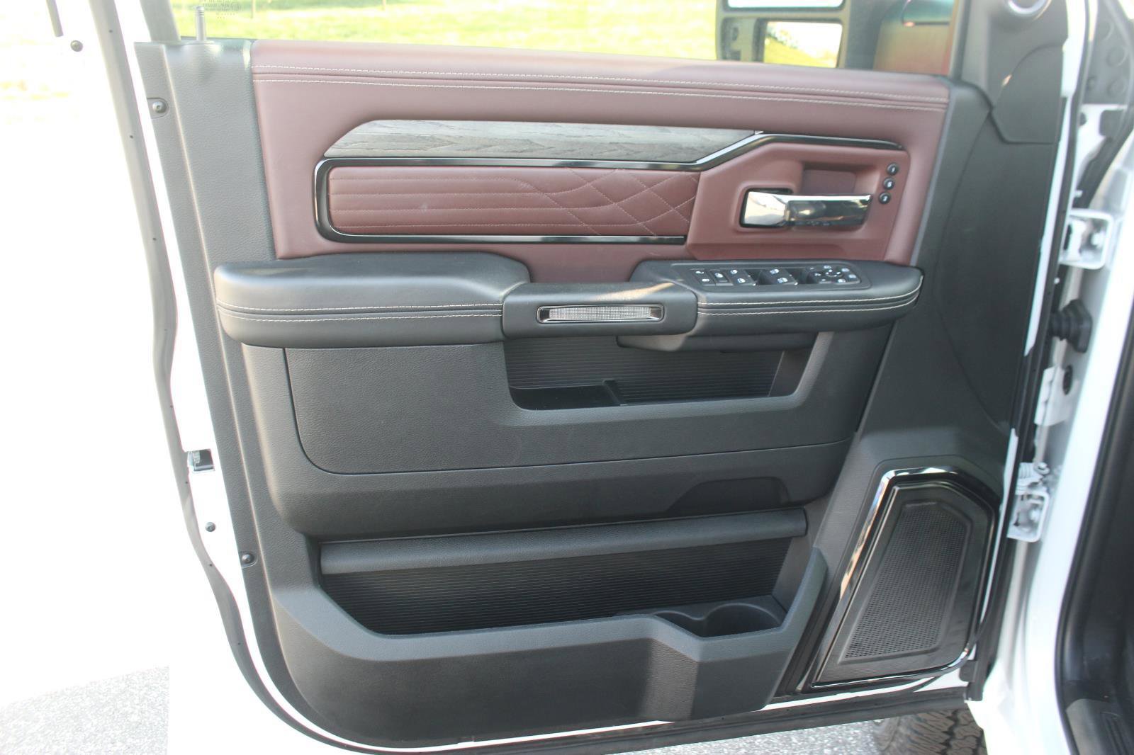Used 2025 RAM 2500 Limited AWD/4WD image 14
