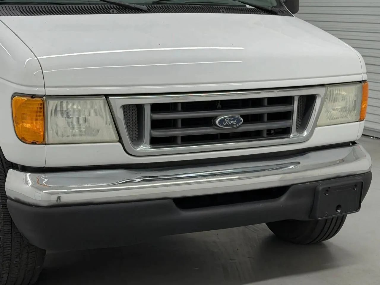 Used 2003 Ford E-350 and Econoline 350 XL RWD image 38