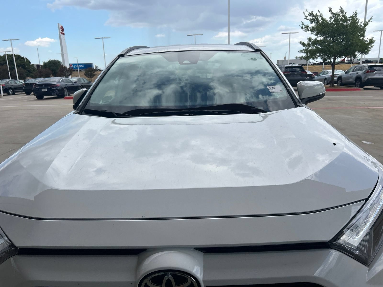 Used 2025 Toyota RAV4 XLE FWD image 3