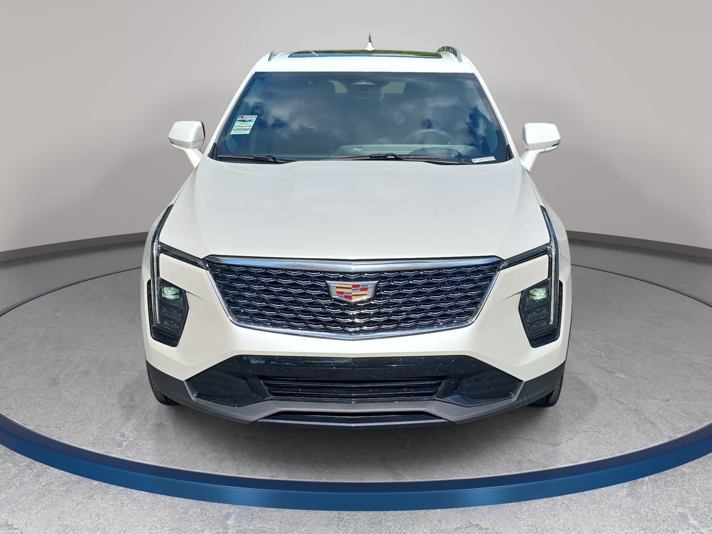Used 2024 Cadillac XT4 Premium Luxury w/ Technology Package FWD image 2