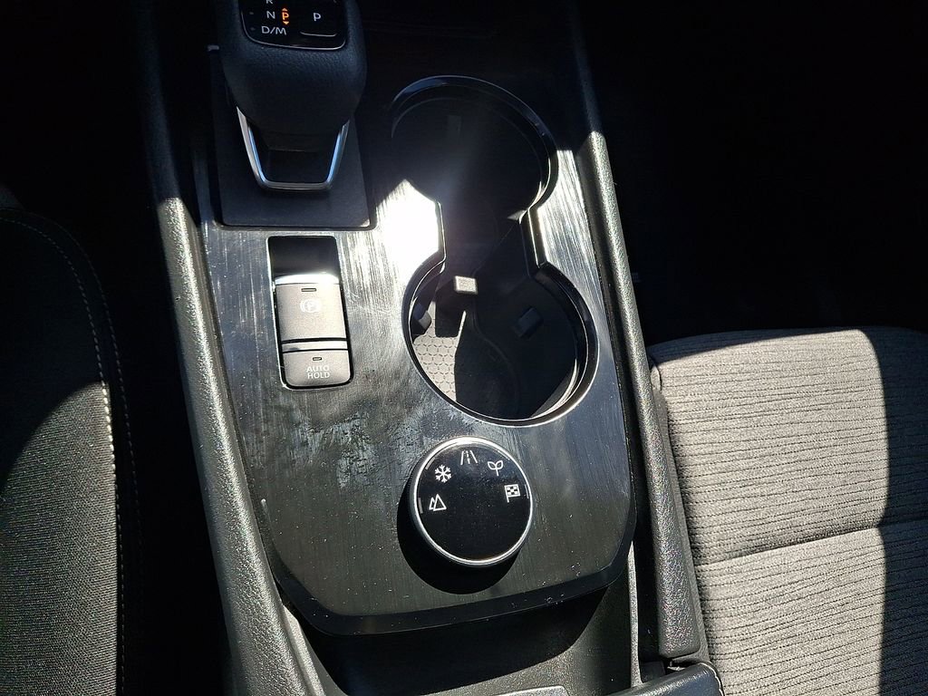 Used 2023 Nissan Rogue SV AWD/4WD image 24