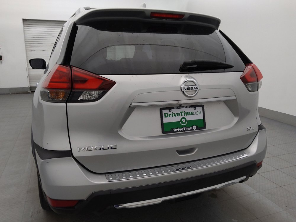 Used 2017 Nissan Rogue SL w/ SL Premium Package FWD image 6