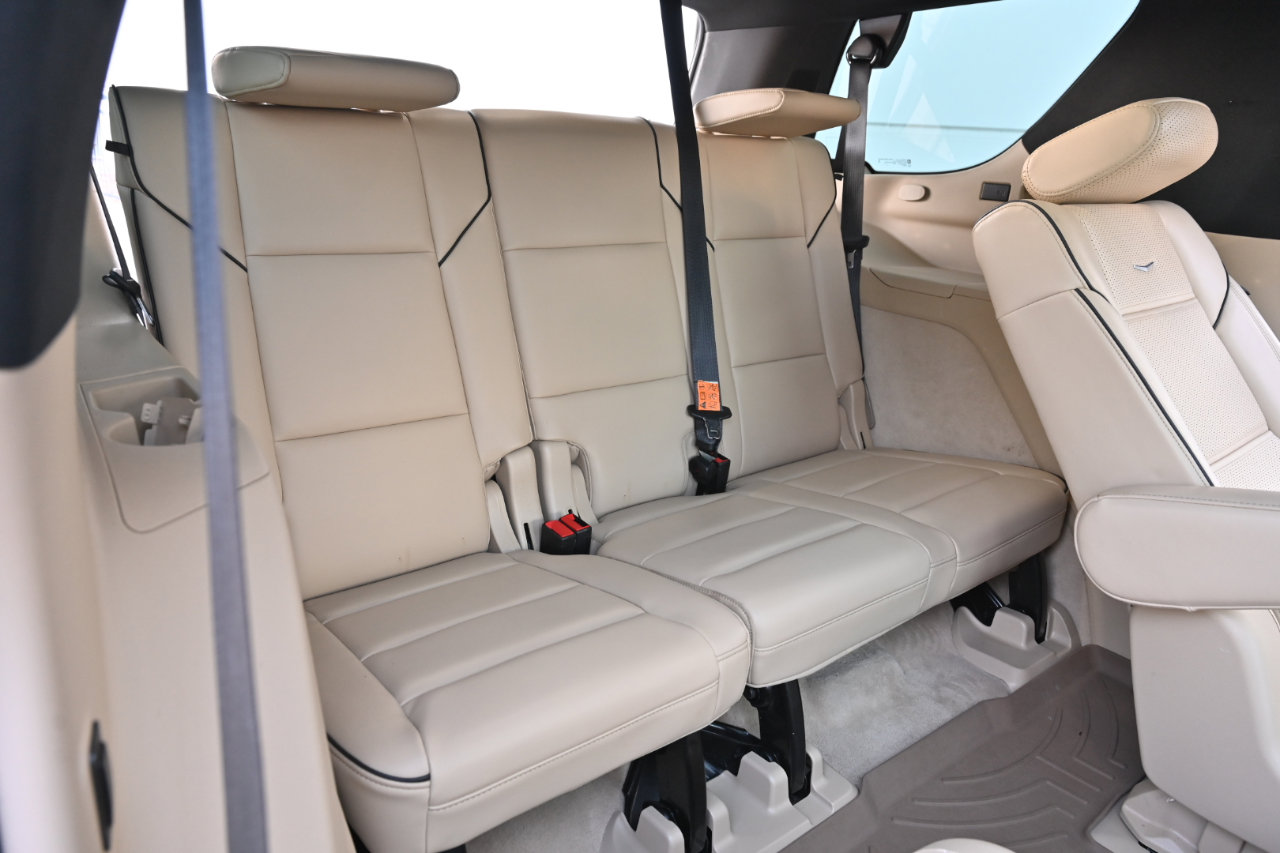 Used 2021 Cadillac Escalade Premium Luxury image 18