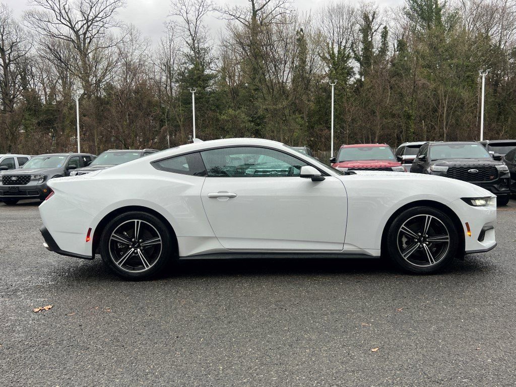 Used 2024 Ford Mustang Premium image 8