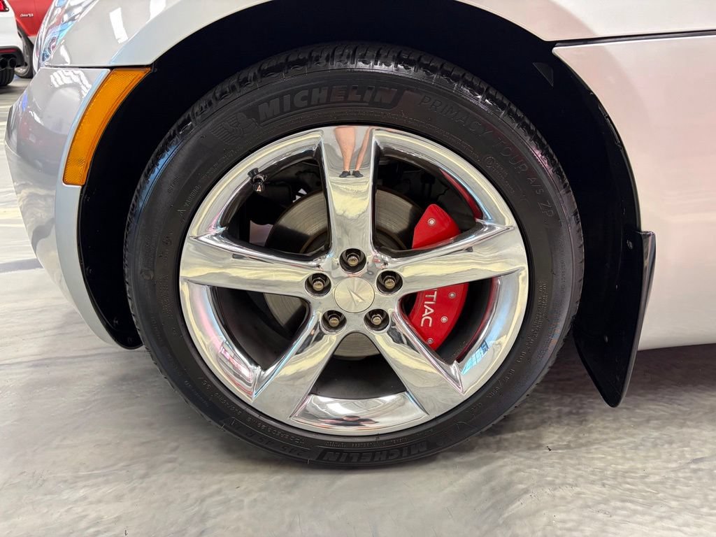 Used 2008 Pontiac Solstice GXP w/ Premium Package RWD image 18