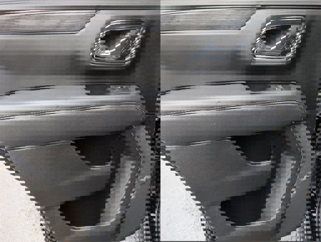 Certified 2023 GMC Yukon SLT w/ SLT Premium Package image 29