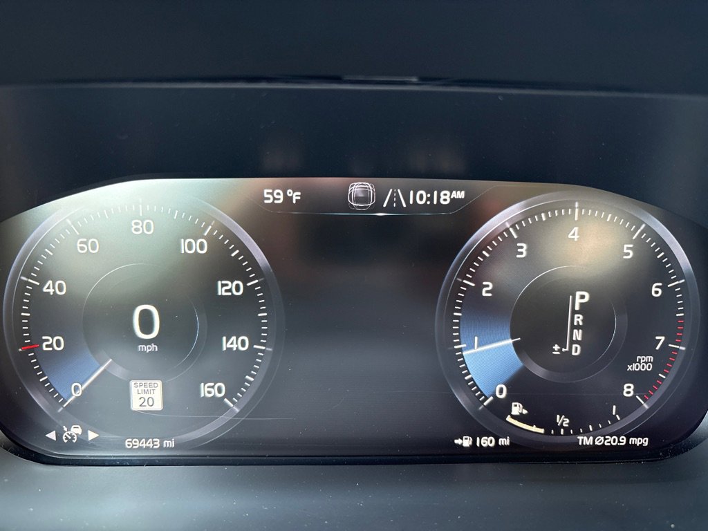 Used 2021 Volvo XC60 T6 Momentum image 18