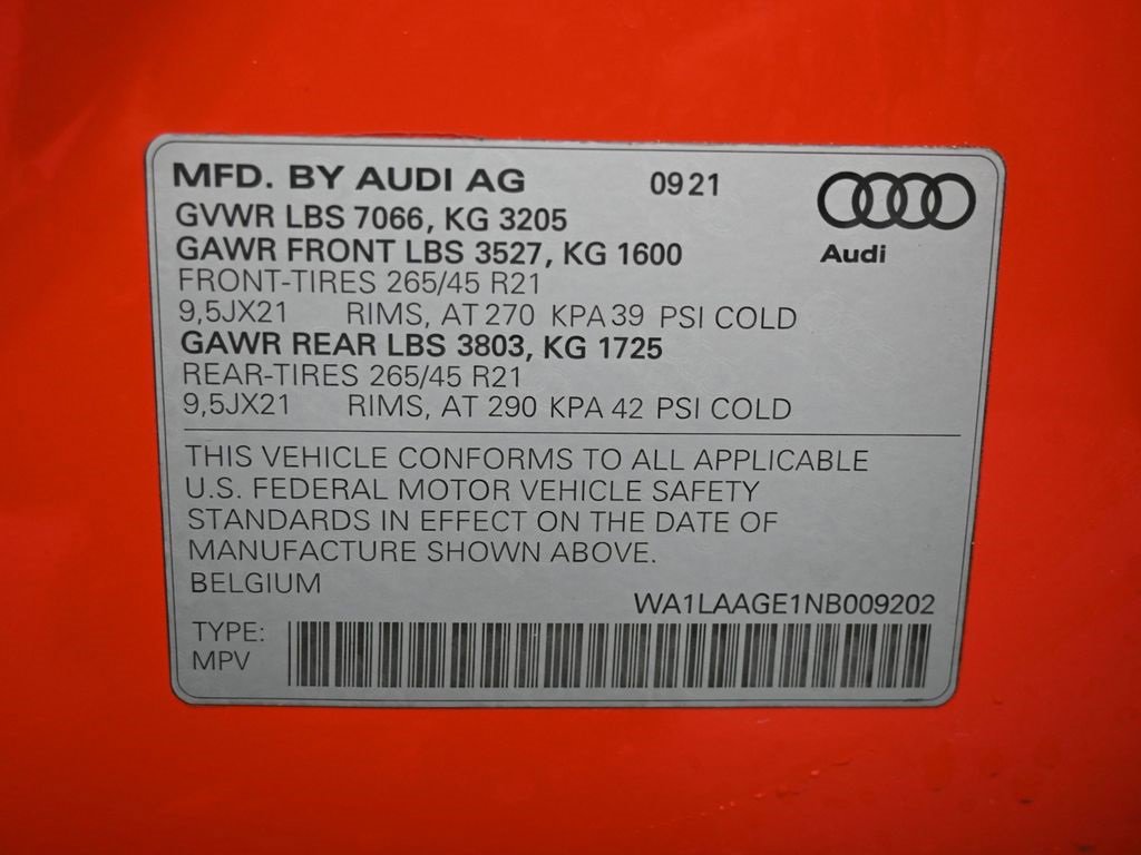 Used 2022 Audi e-tron Premium Plus w/ Premium Plus Package image 44