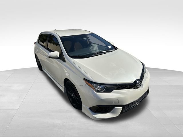 Used 2018 Toyota Corolla iM image 7
