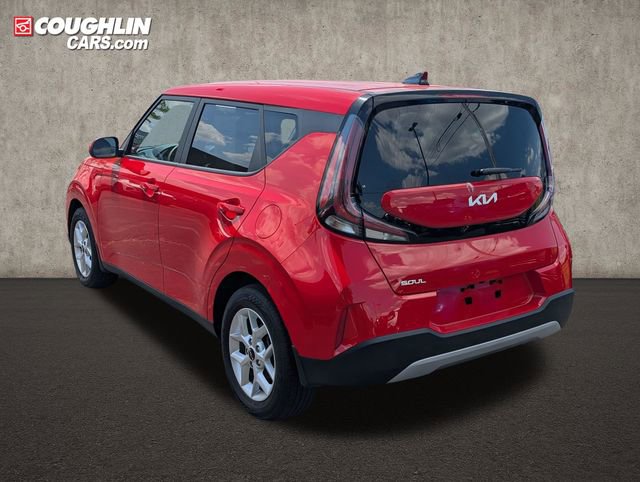 Used 2023 Kia Soul LX w/ LX Technology Package FWD image 5