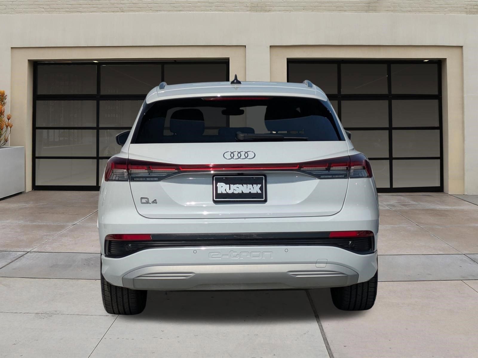 Used 2023 Audi Q4 e-tron Premium Plus w/ Premium Plus image 5