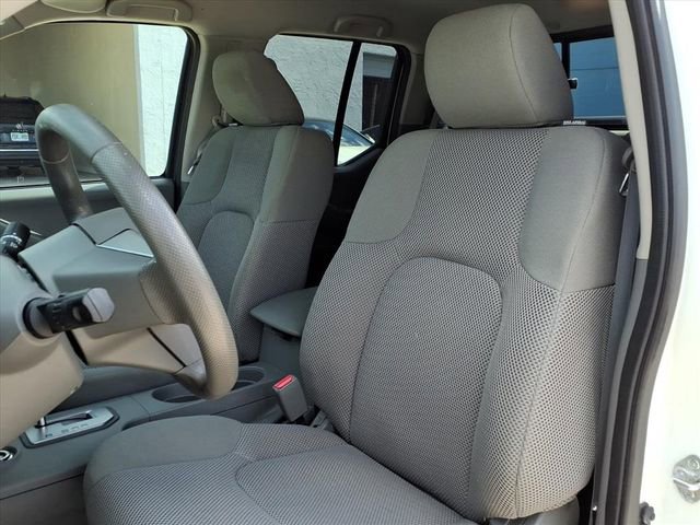 Used 2021 Nissan Frontier SV w/ Midnight Edition Floor Mats image 3