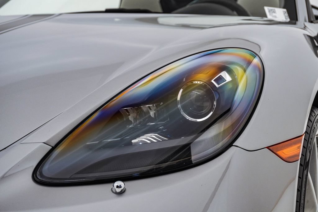 Used 2024 Porsche 718 Boxster RWD image 7