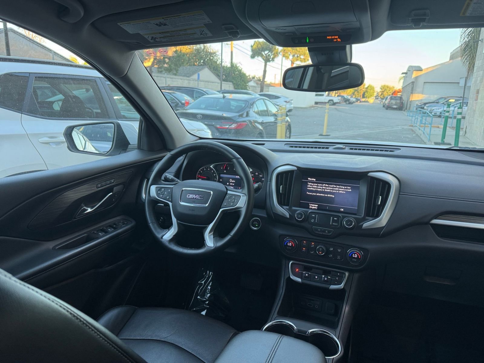 Used 2024 GMC Terrain SLT image 36