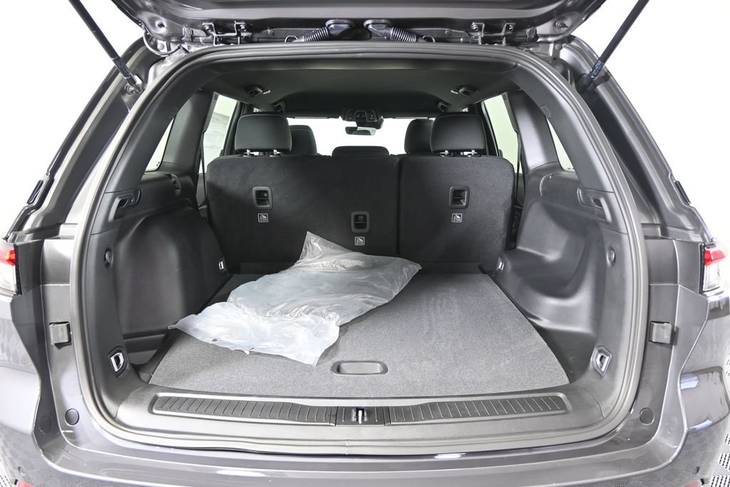 New 2026 Jeep Grand Cherokee Laredo w/ Trailer Tow Package AWD/4WD image 16