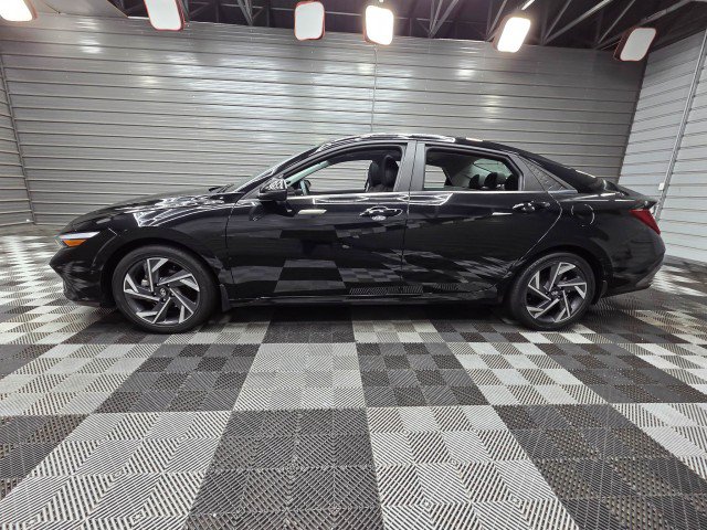Used 2024 Hyundai Elantra Limited FWD image 8