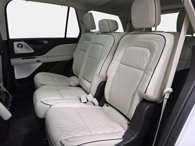 Certified 2023 Lincoln Aviator Black Label AWD/4WD image 11