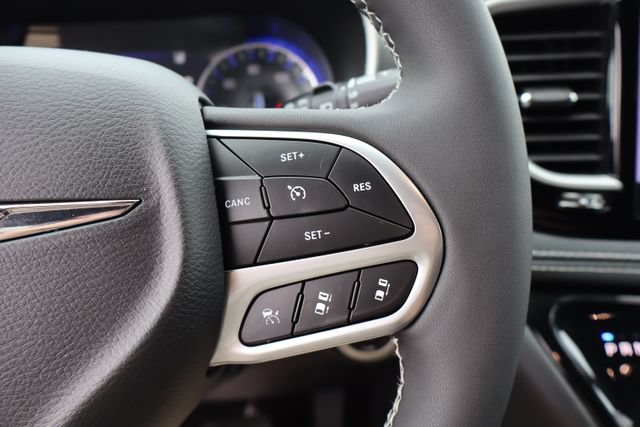 Used 2026 Chrysler Pacifica Select AWD/4WD image 20