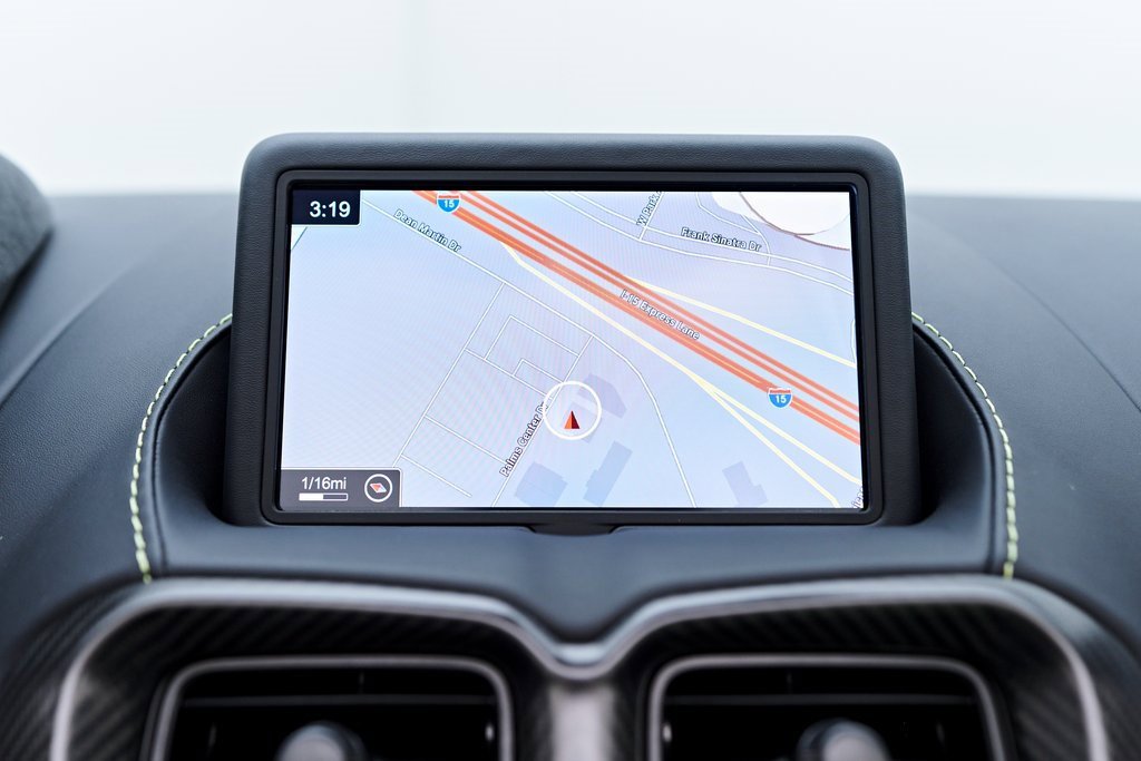 Used 2023 Aston Martin V8 Vantage Roadster image 74