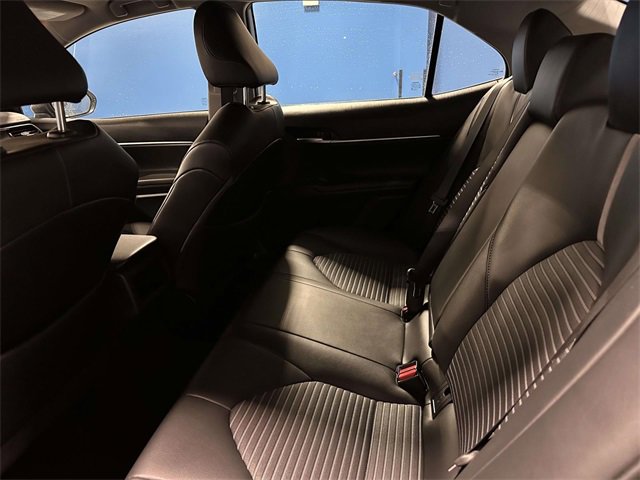 Used 2022 Toyota Camry SE image 18
