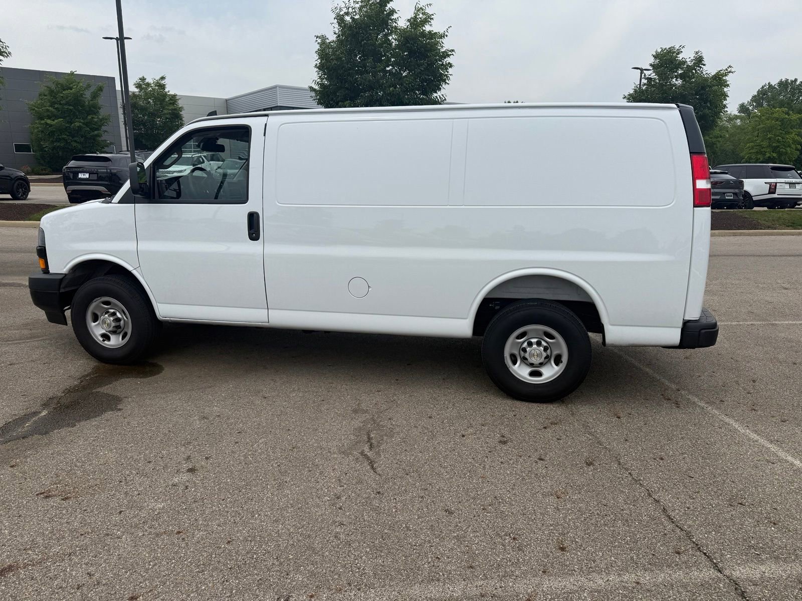 Used 2025 Chevrolet Express 2500 w/ Enhanced Convenience Package RWD image 8