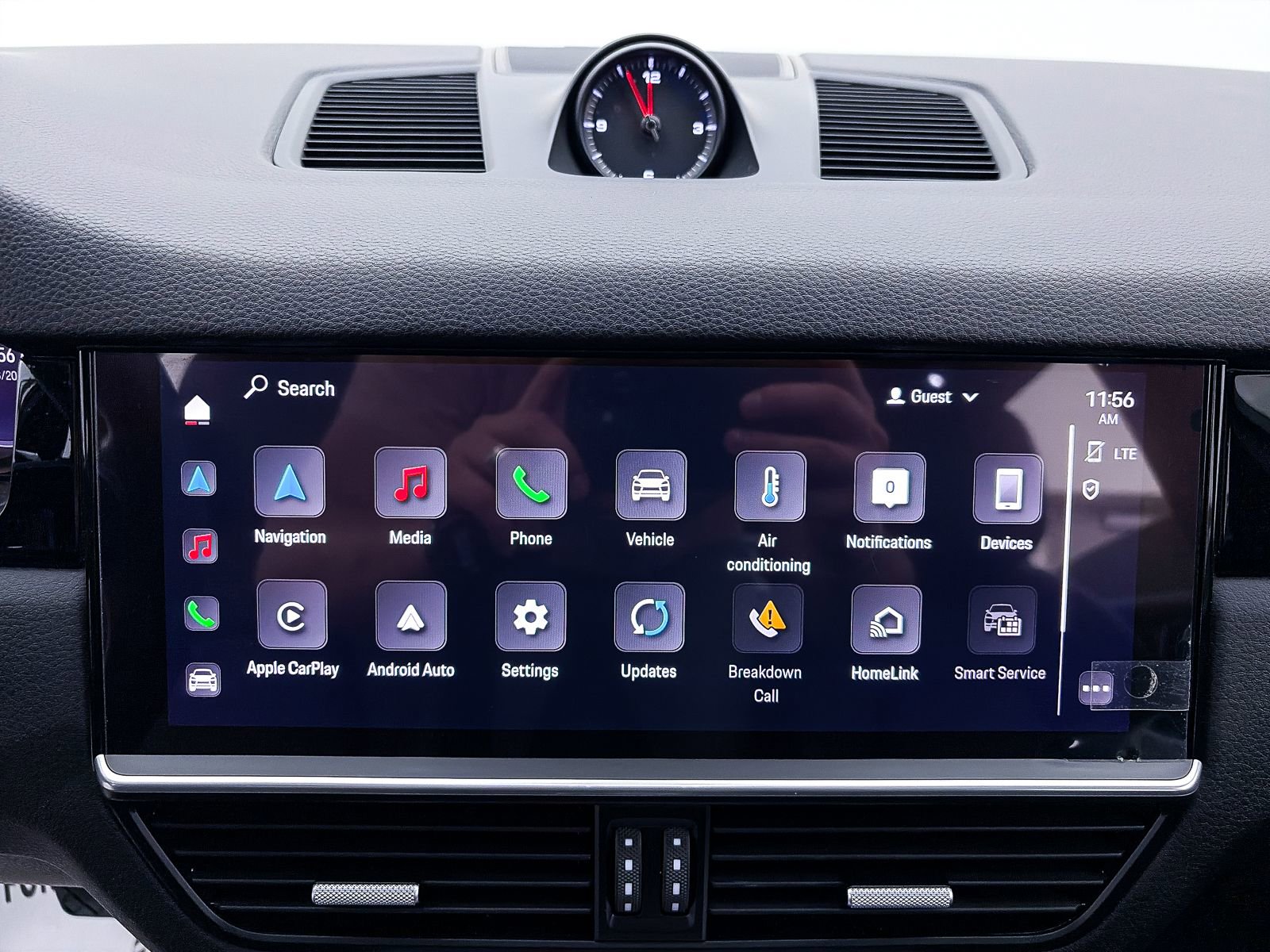 Used 2023 Porsche Cayenne image 25