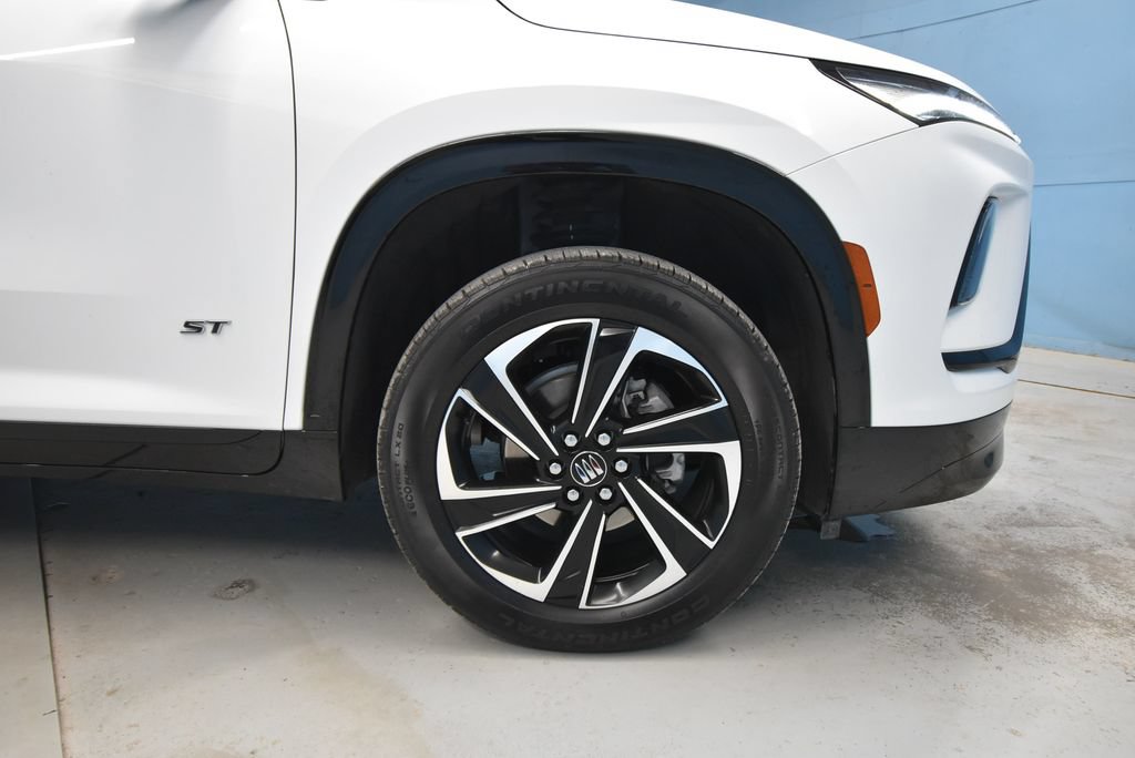 Used 2026 Buick Enclave Sport Touring AWD/4WD image 39