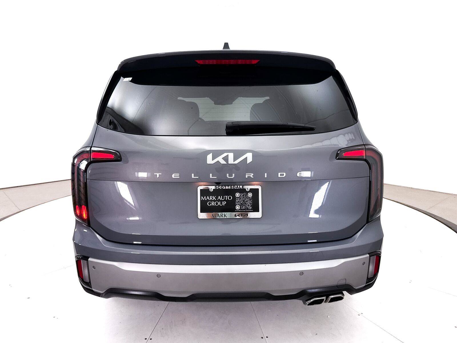Used 2024 Kia Telluride EX w/ EX Captain's Chair Package FWD image 19