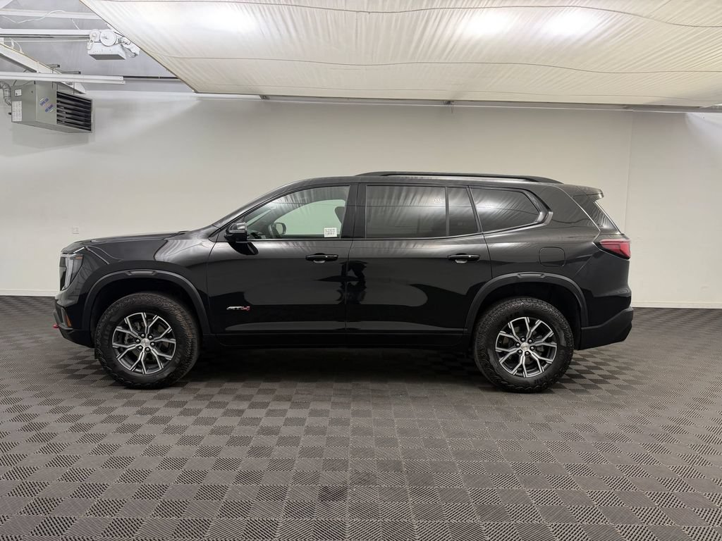 Used 2025 GMC Acadia AT4 AWD/4WD image 2