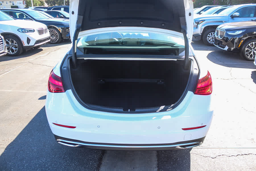 Used 2025 Mercedes-Benz C 300 Sedan image 33
