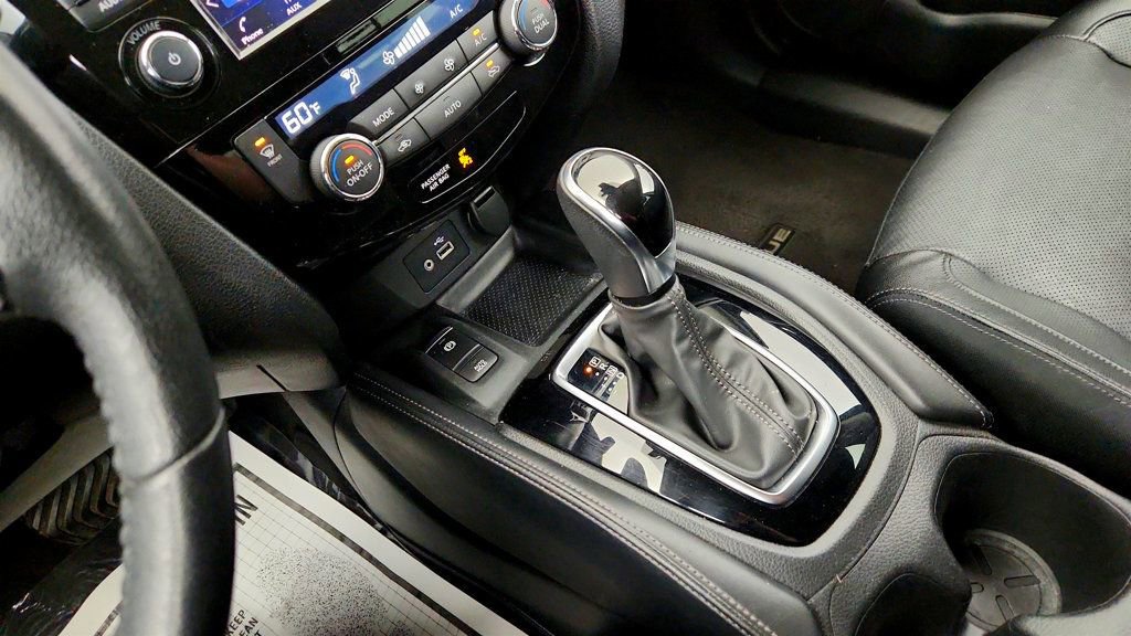 Used 2020 Nissan Rogue SL image 16